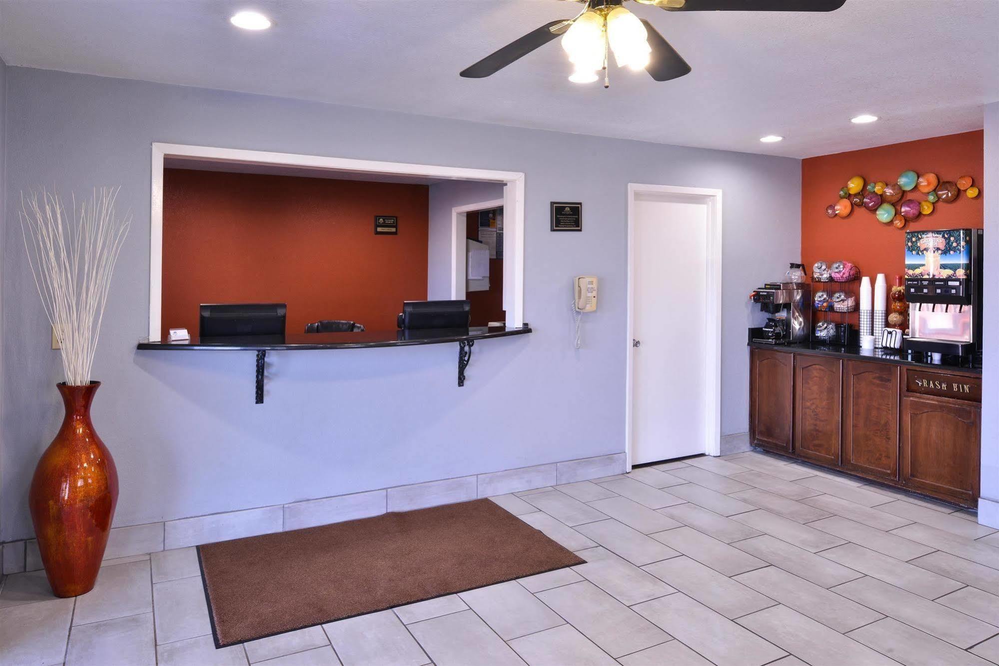 Americas Best Value Inn - Batesville Eksteriør billede
